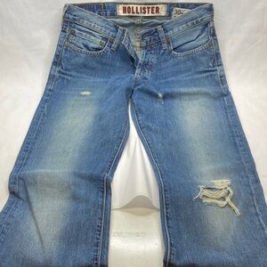 Hollister Men's Distressed Light Blue Jeans size 30/32